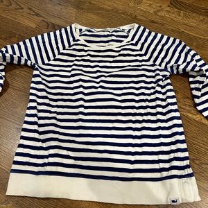 Vineyard Vines women’s crew neck. Size L